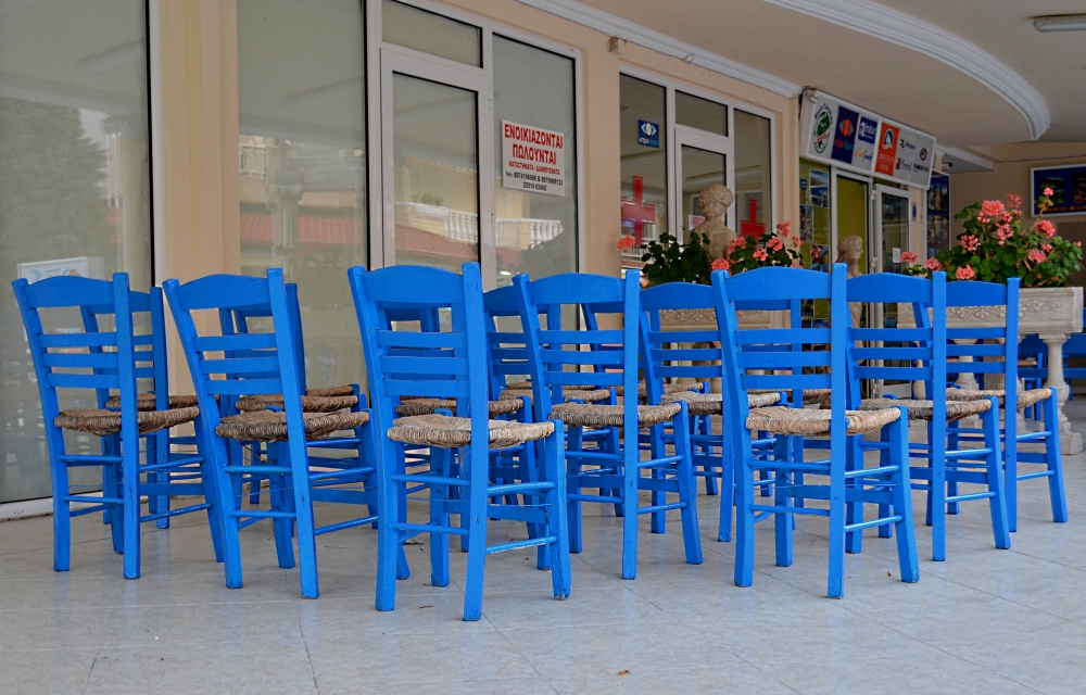 Stüh­le, blau